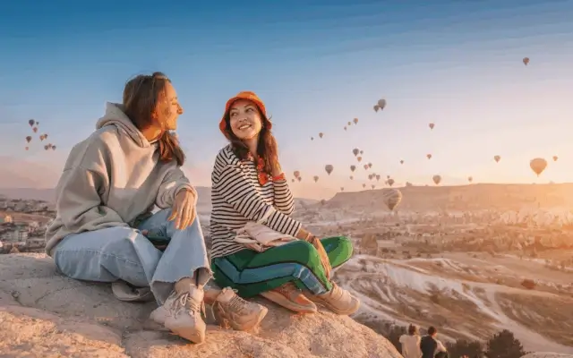 CPA, баннеры в аэропортах и премия отельерам: как Ozon Travel строит маркетинг в сегменте путешествий